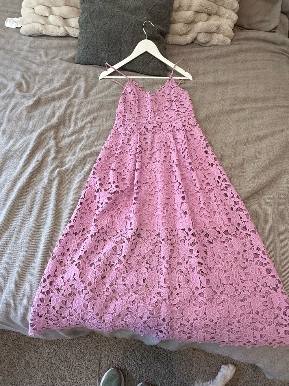 Astr Lavender Pink Lace Spaghetti-Strap Maxi Dress